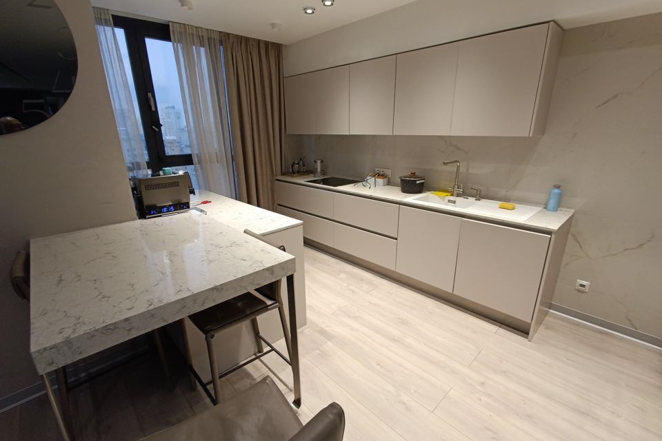Продаётся 4-комнатная квартира, 109.5 м²