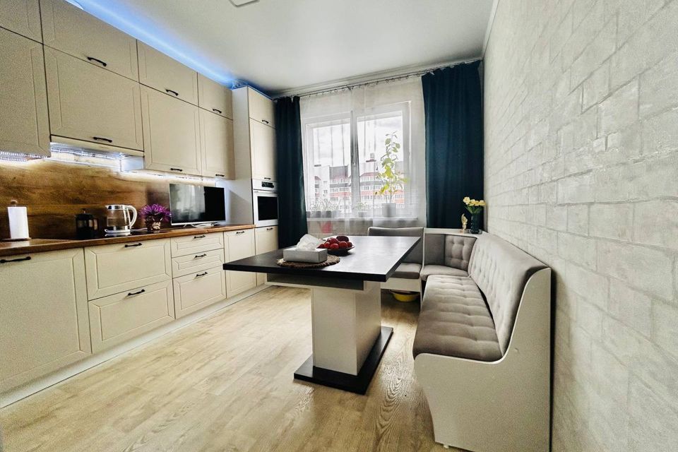 Продаётся 3-комнатная квартира, 70.4 м²