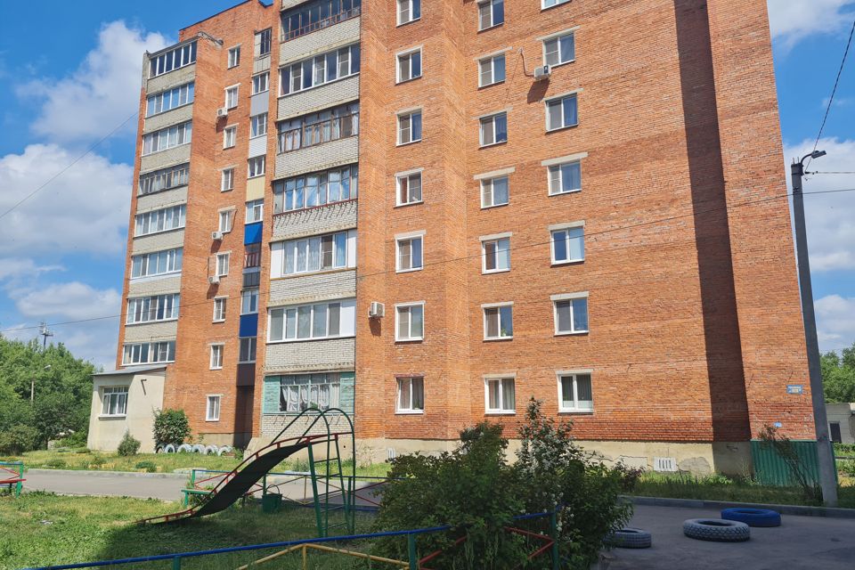 Продаётся 4-комнатная квартира, 74.5 м²