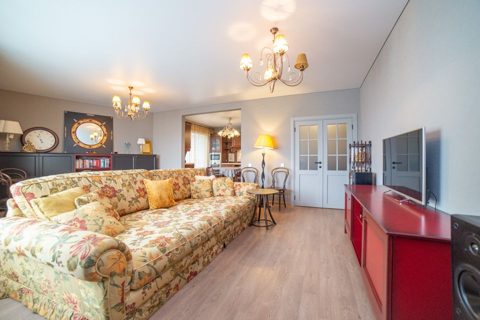 Продаётся 3-комнатная квартира, 101 м²