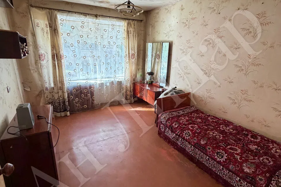 Продаётся 4-комнатная квартира, 61.1 м²