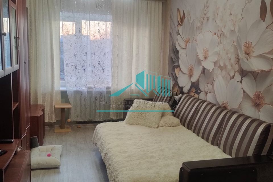 Продаётся 3-комнатная квартира, 50.4 м²