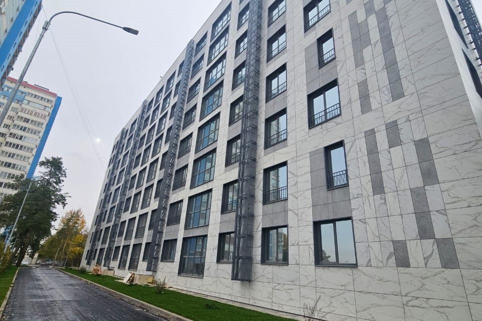 Продаётся 4-комнатная квартира, 144 м²