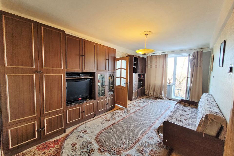 Продаётся 3-комнатная квартира, 55.6 м²