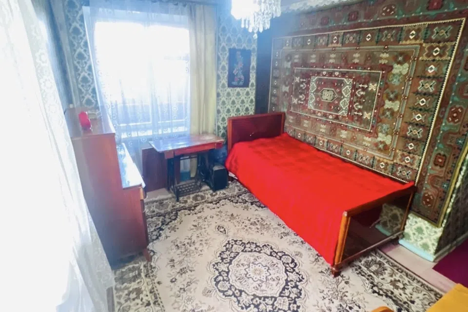 Продаётся 4-комнатная квартира, 80 м²