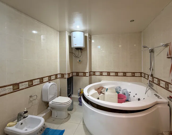 Продаётся 4-комнатная квартира, 90 м²