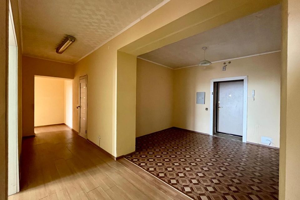 Продаётся 3-комнатная квартира, 114.1 м²