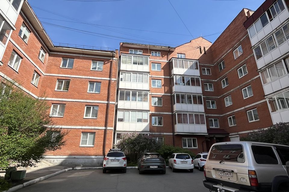 Продаётся 3-комнатная квартира, 106 м²