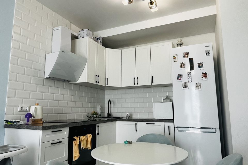 Продаётся 1-комнатная квартира, 35.6 м²
