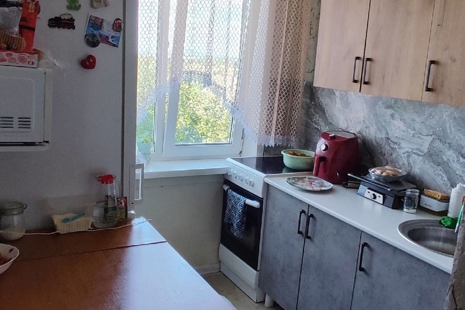 Продаётся 3-комнатная квартира, 45.8 м²