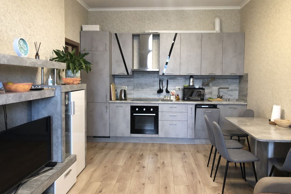 Продаётся 3-комнатная квартира, 90 м²