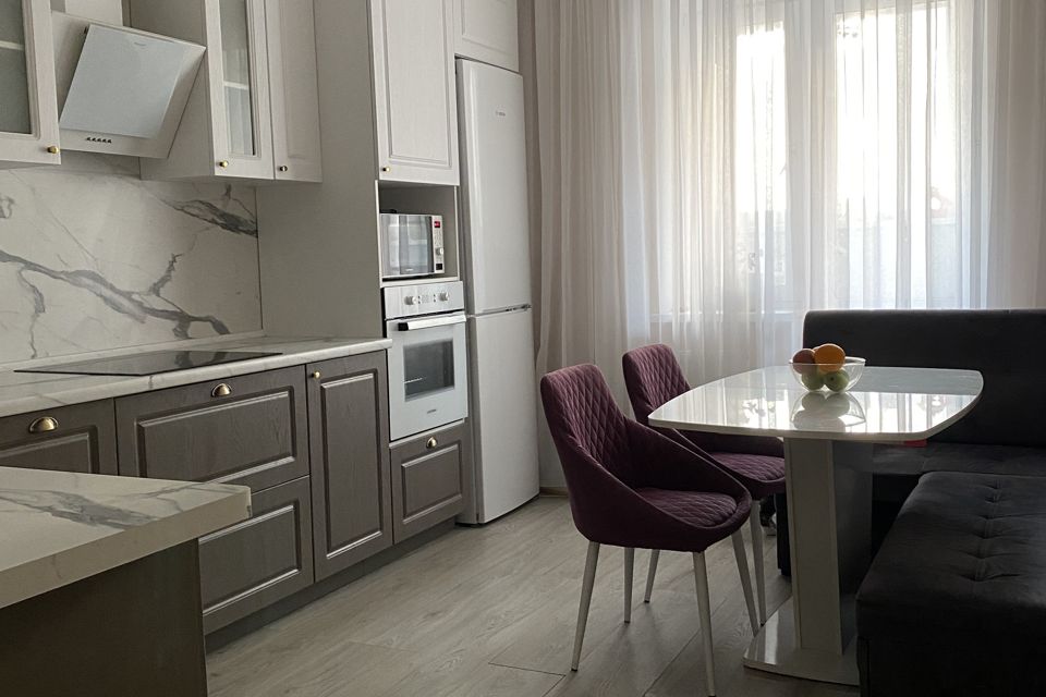 Продаётся 1-комнатная квартира, 41.8 м²