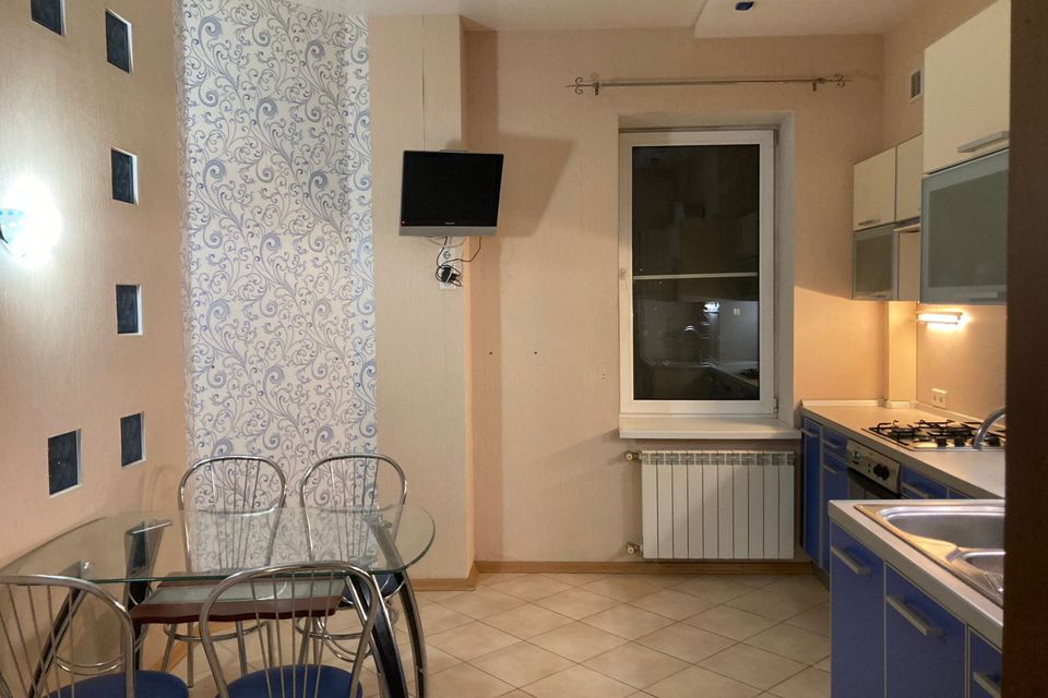 Продаётся 2-комнатная квартира, 92.7 м²