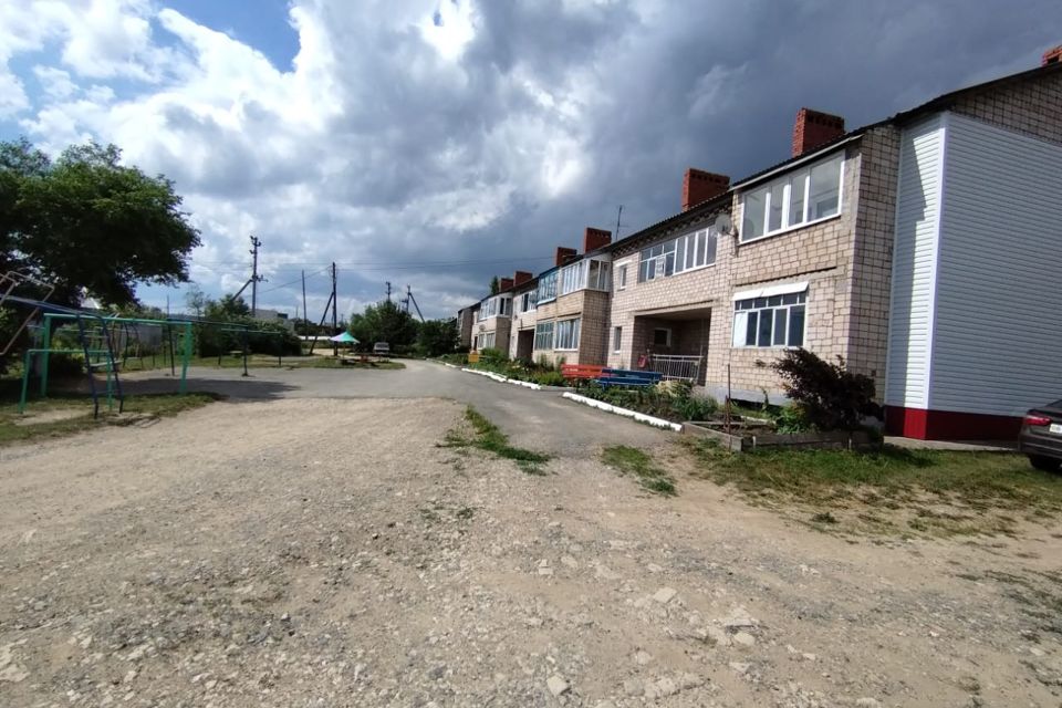 Продаётся 3-комнатная квартира, 63.8 м²