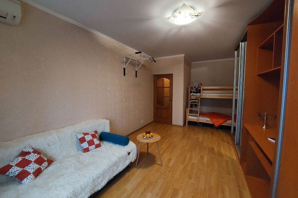 Продаётся 1-комнатная квартира, 38.7 м²