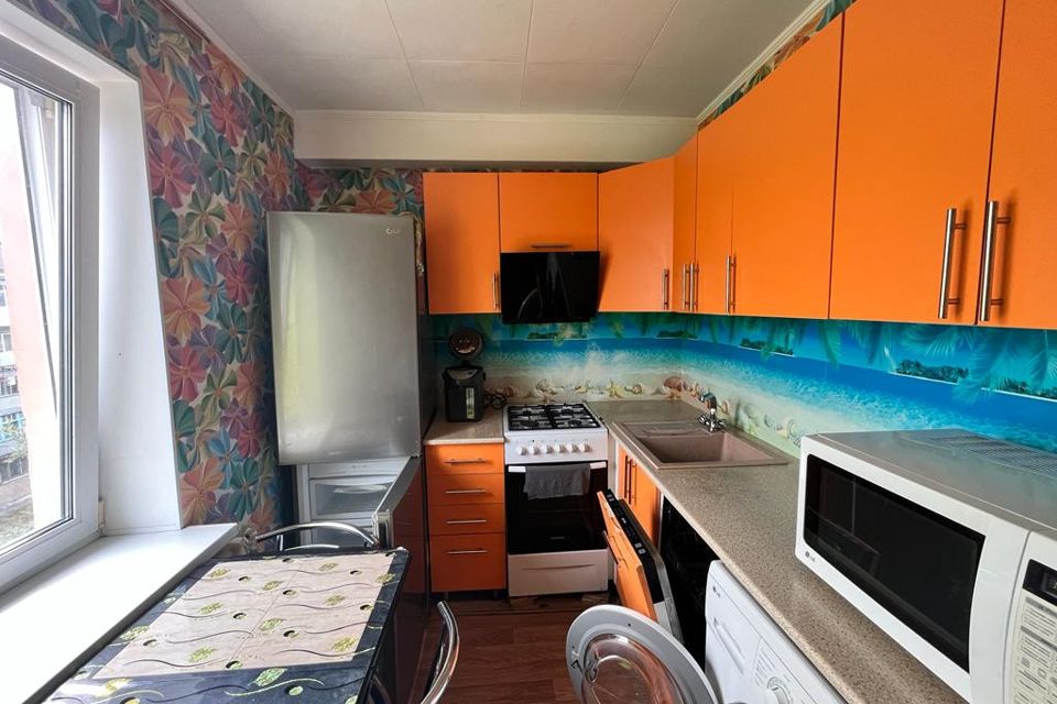 Продаётся 4-комнатная квартира, 59.2 м²