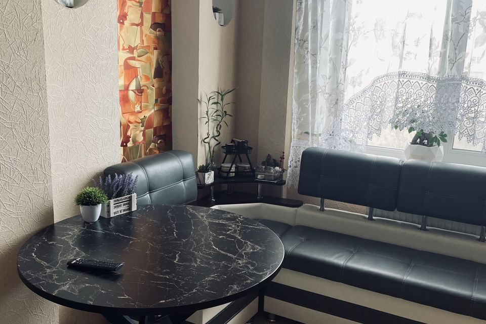 Продаётся 3-комнатная квартира, 72 м²