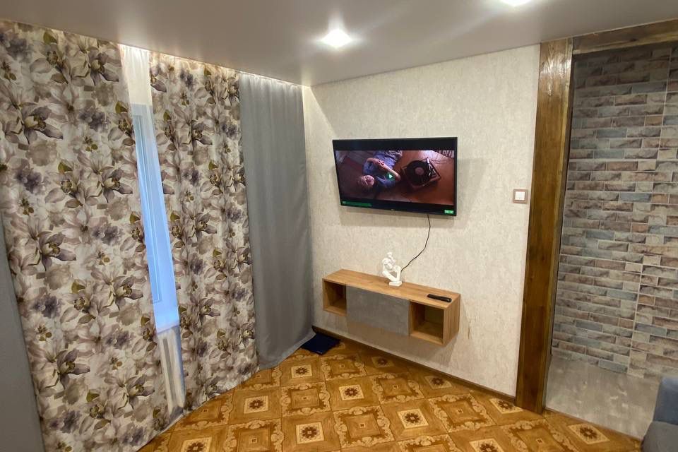 Продаётся 4-комнатная квартира, 58.9 м²