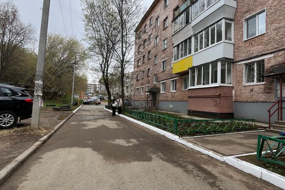 Продаётся 4-комнатная квартира, 62.7 м²