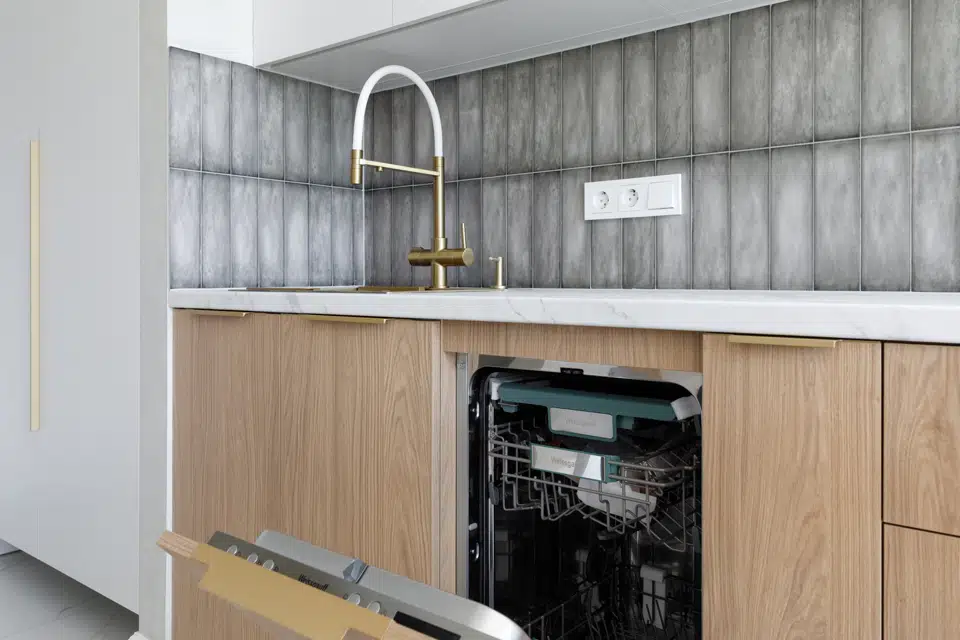 Продаётся 1-комнатная квартира, 41.9 м²
