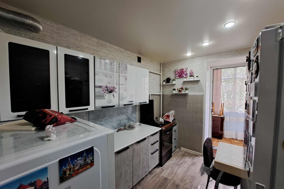 Продаётся 3-комнатная квартира, 60.3 м²