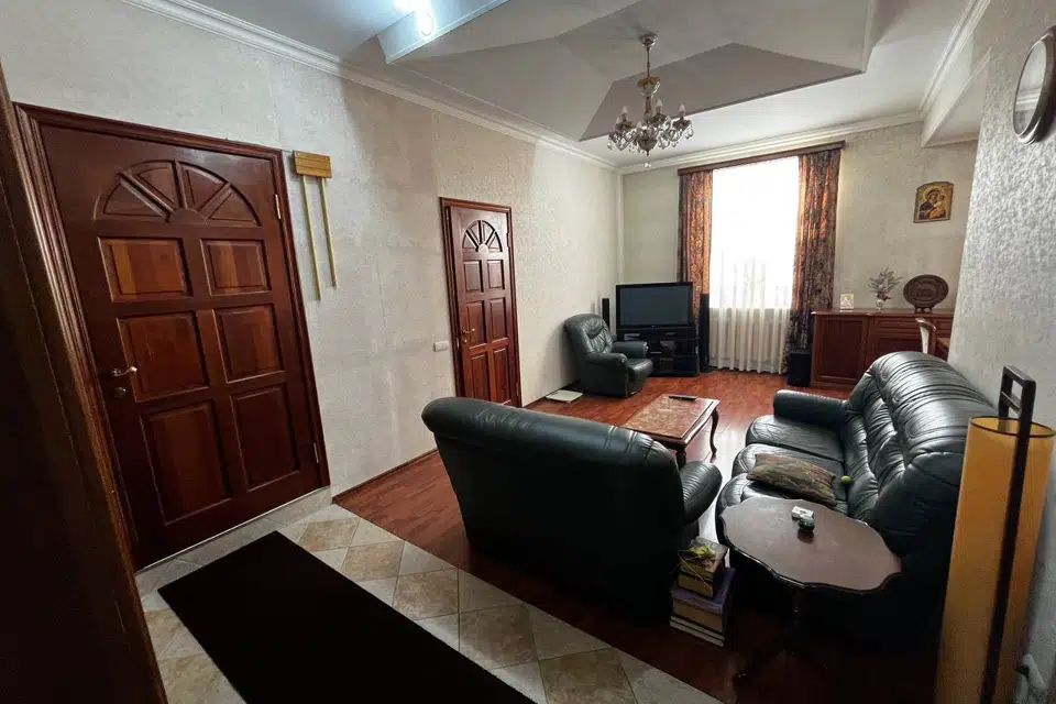 Продаётся 3-комнатная квартира, 90 м²