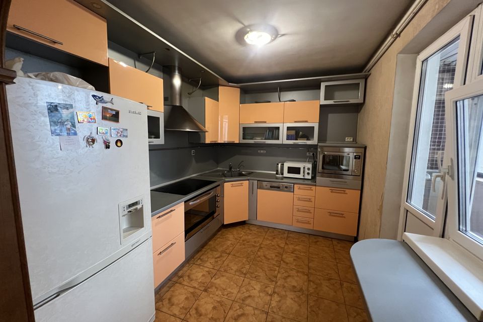 Продаётся 4-комнатная квартира, 104 м²