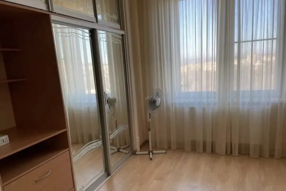 Продаётся 4-комнатная квартира, 124.9 м²