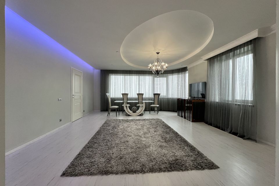 Продаётся 3-комнатная квартира, 113.8 м²