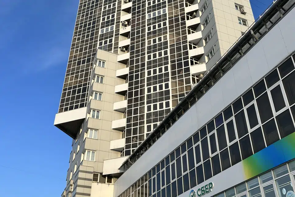 Продаётся 4-комнатная квартира, 121 м²