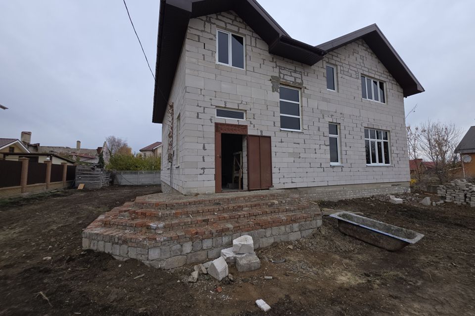 Продаётся 2-этажный дом, 270 м²