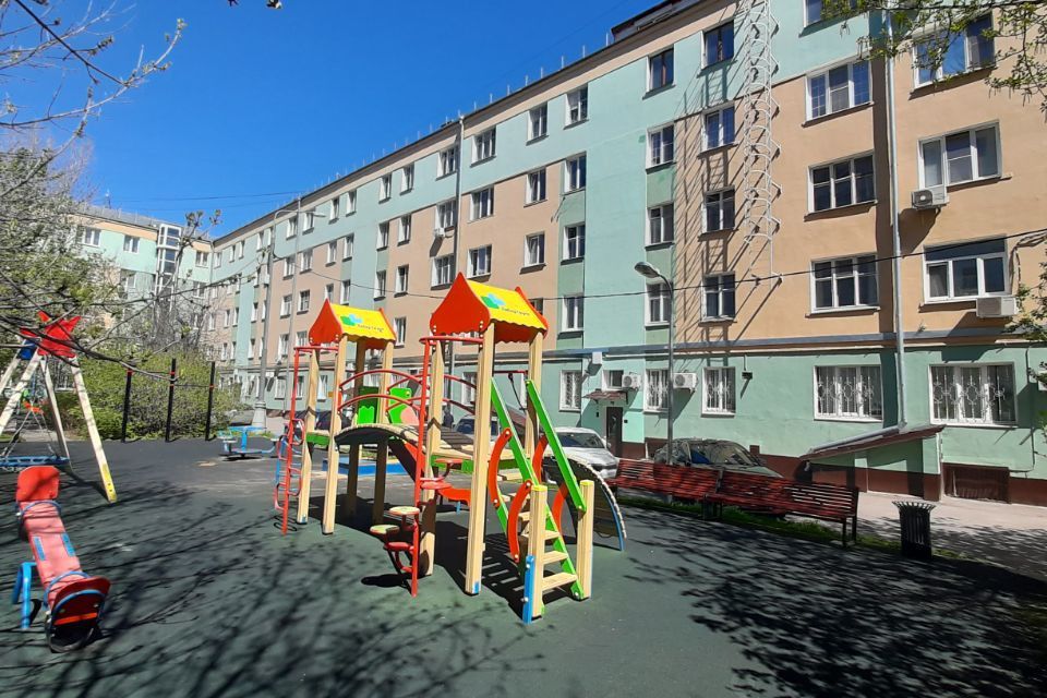 Продаётся 4-комнатная квартира, 81.6 м²