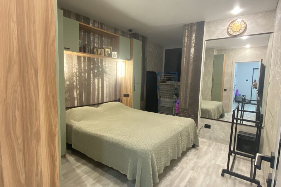 Продаётся 4-комнатная квартира, 98 м²