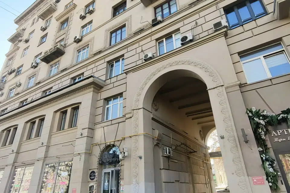 Продаётся 4-комнатная квартира, 109.4 м²