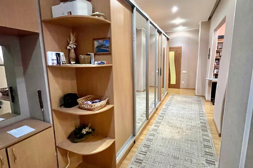 Продаётся 3-комнатная квартира, 94 м²