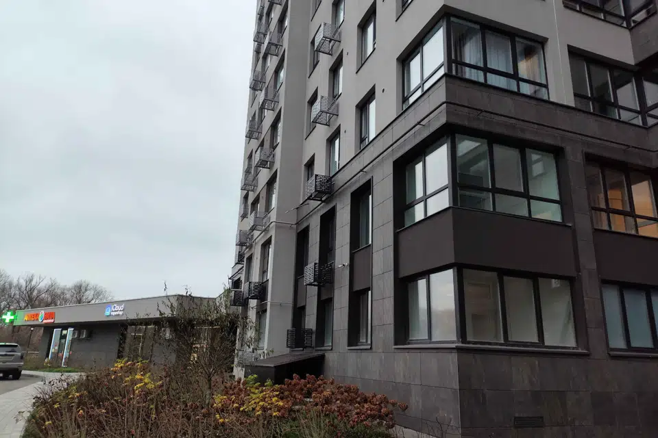 Продаётся 4-комнатная квартира, 140 м²