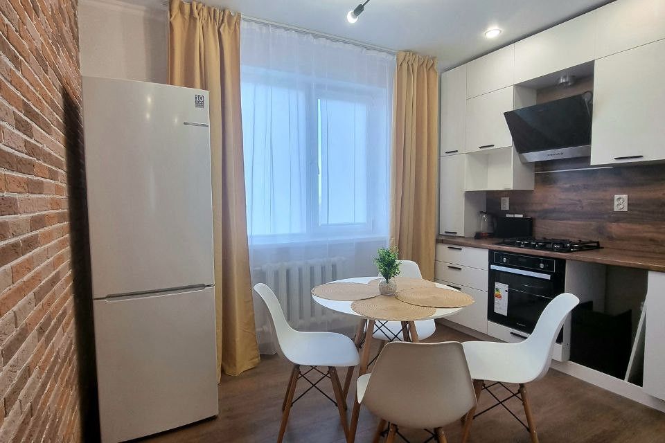 Продаётся 1-комнатная квартира, 37.3 м²