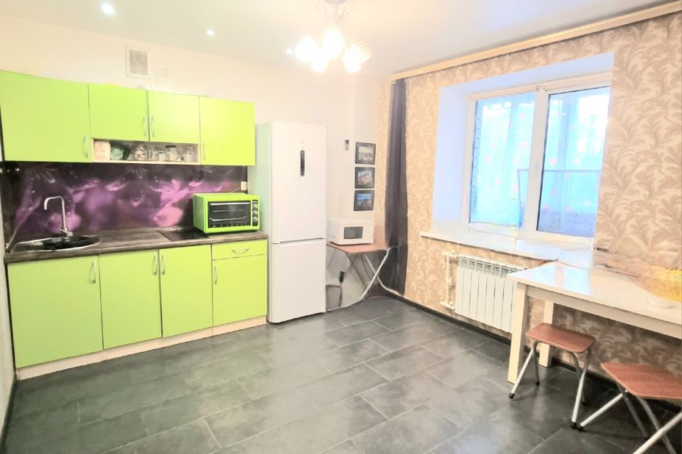 Продаётся 1-комнатная квартира, 42 м²