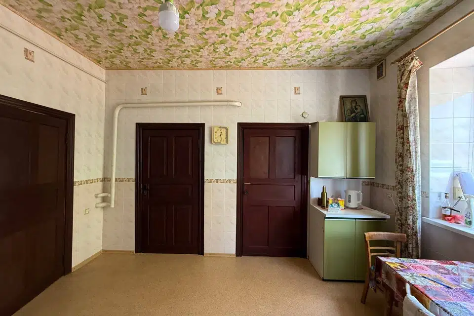 Продаётся 3-этажный дом, 271 м²