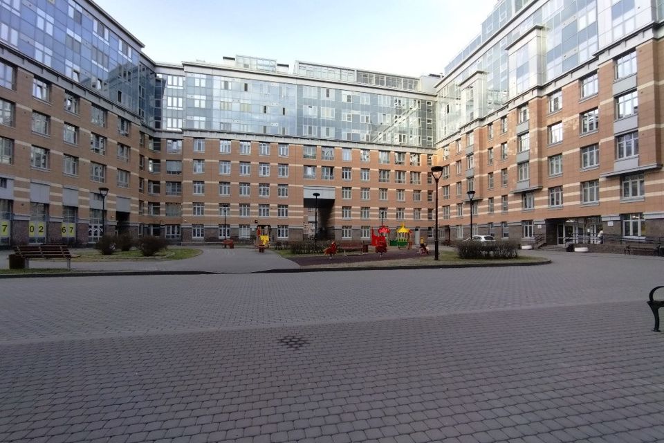 Продаётся 2-комнатная квартира, 70.3 м²