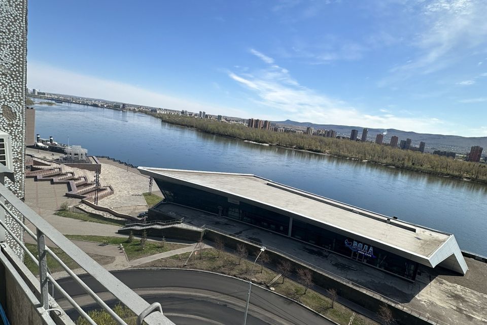 Продаётся 4-комнатная квартира, 80.8 м²