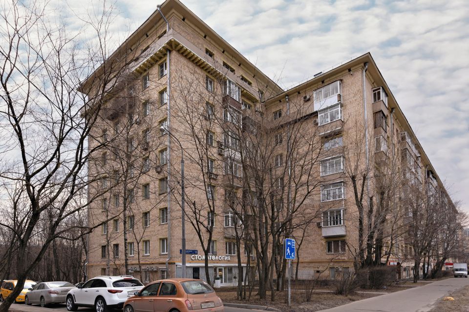 Продаётся 3-комнатная квартира, 145 м²