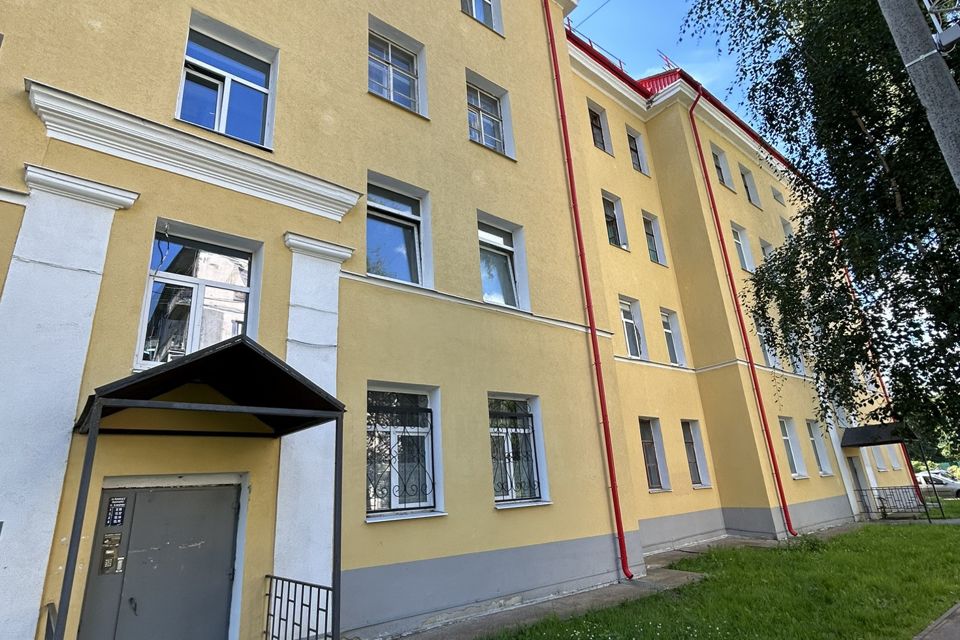 Продаётся 4-комнатная квартира, 85 м²