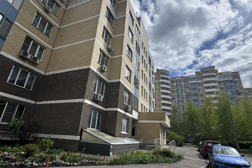 Продаётся 1-комнатная квартира, 49.7 м²