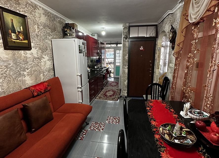 Продаётся 4-комнатная квартира, 94 м²