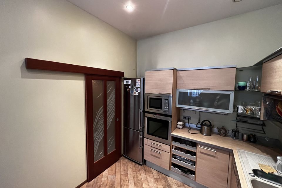Сдаётся 3-комнатная квартира, 136 м²