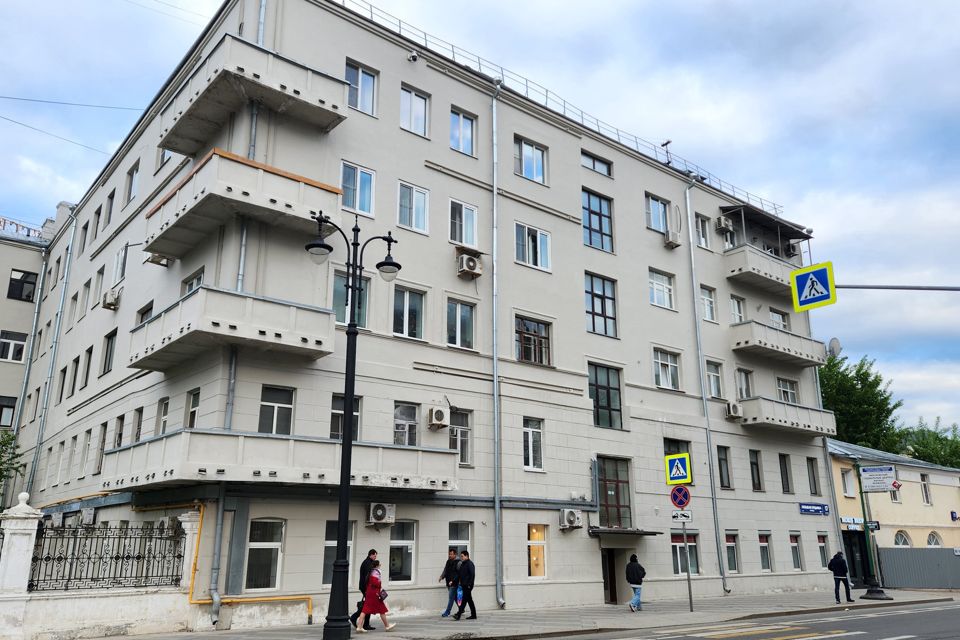 Продаётся 4-комнатная квартира, 139.6 м²