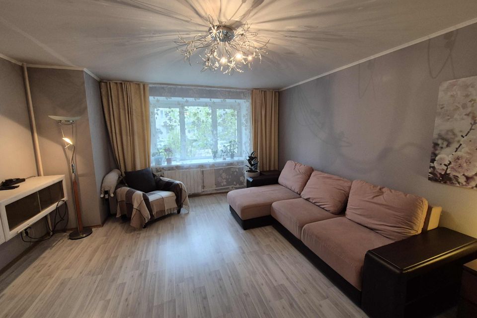 Продаётся 1-комнатная квартира, 49.6 м²