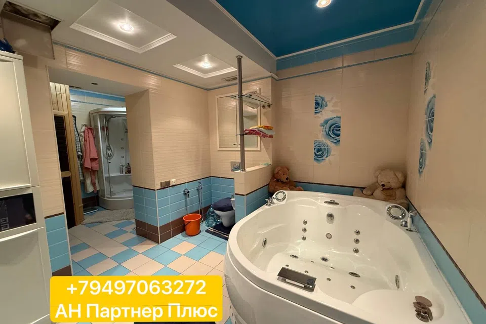 Продаётся 5-комнатная квартира, 200 м²