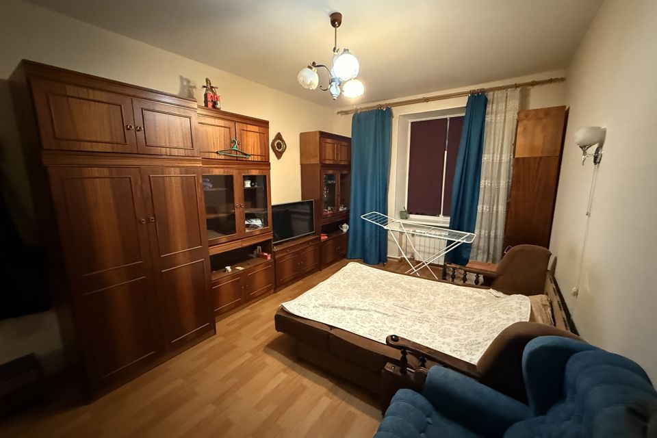 Продаётся 2 комнаты в 5-комн. квартире, 35 м²